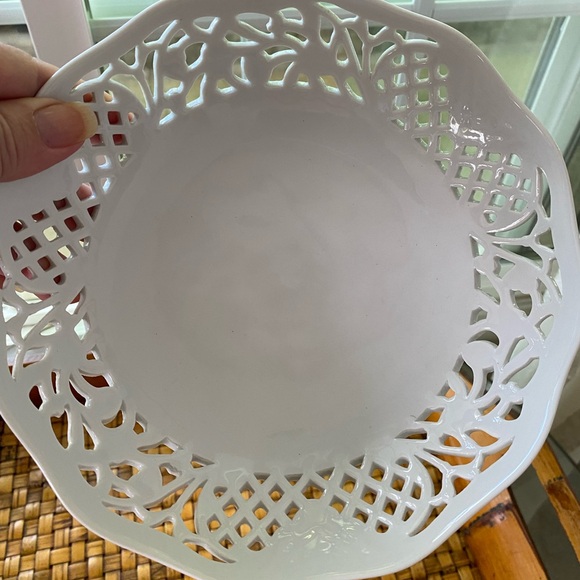 Oscar de la Renta White Lattice Work 7” Footed Plate Bowl - Picture 1 of 5
